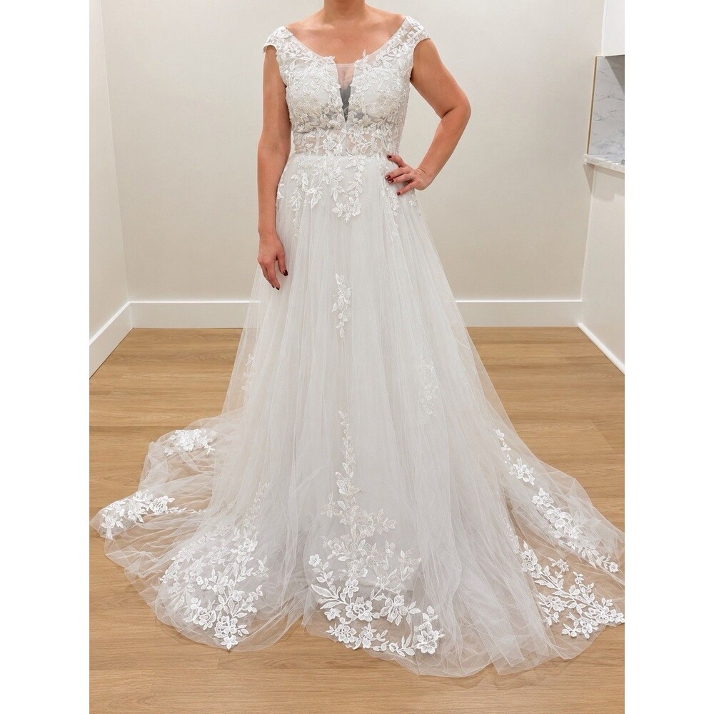 Gown Gallery Wedding Dress Size 14 White Lace Tulle A-Line Bridal Gown Train